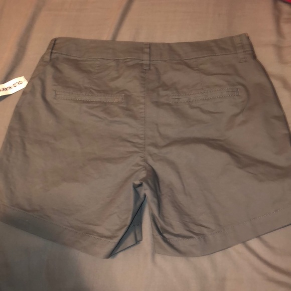 gray old navy shorts (size 4) - Picture 2 of 4